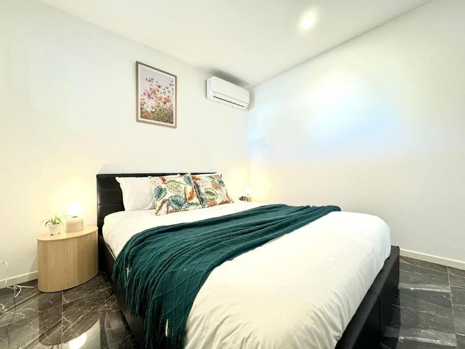 Villa Adorable 1Br Studio At Macgregor Brisbane Exterior foto